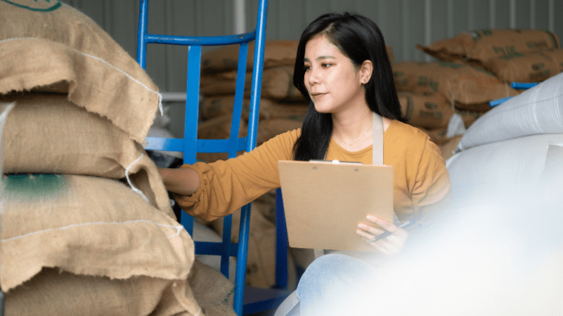 Customer Acquisition: How to Get Your First Customers and Build Relationships